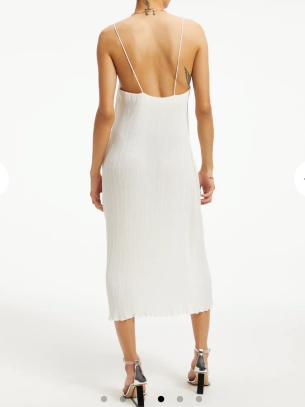 Good American Always Fits
Plessé Slip Dress in Ivory S - Picture 2 of 6